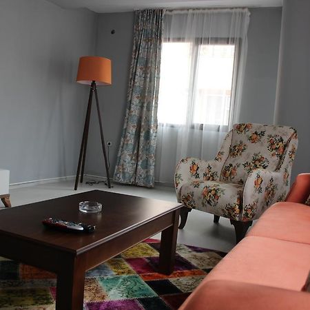 Carsi Apart Izmir Bagian luar foto
