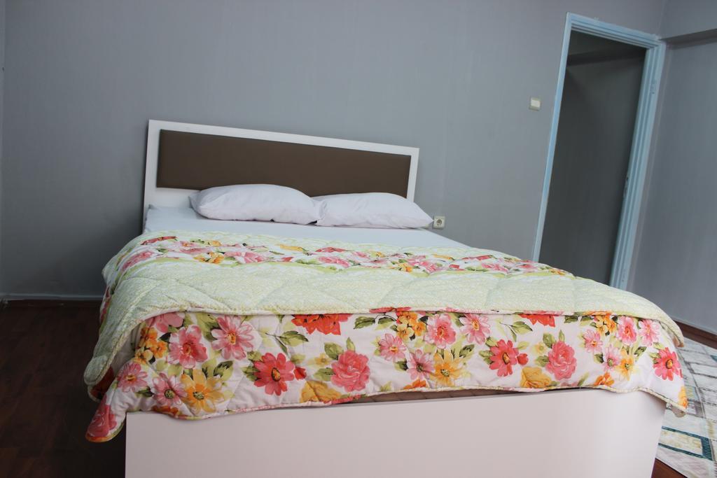 Carsi Apart Izmir Bagian luar foto